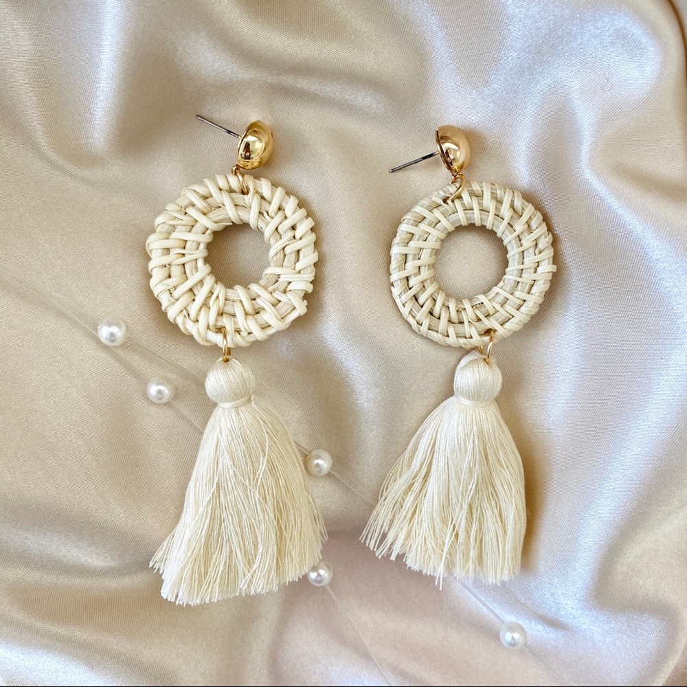 “Orval” Earrings Tassels Wicker Cream White - Picture 3 of 9